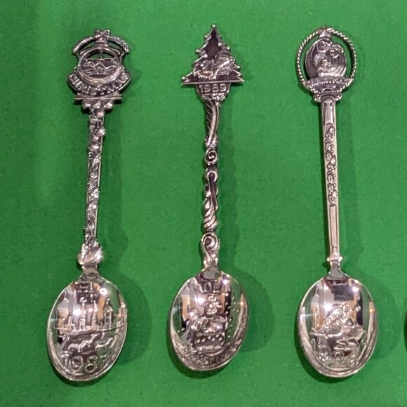 Christmas Dated Spoons for Collectors Set of 5: 1982, 85, 86, 87, 89 - Picture 4 of 5